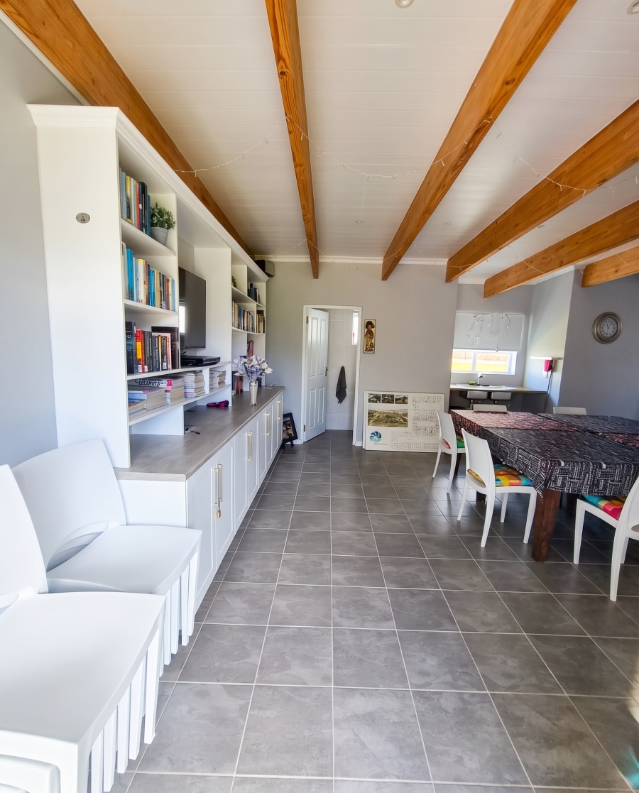 2 Bedroom Property for Sale in Struisbaai Western Cape